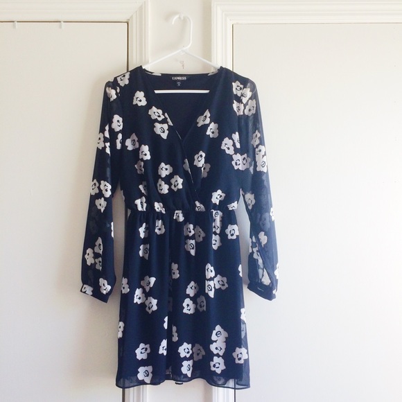 Express Floral Long Sleeve Dress - Picture 2 of 6